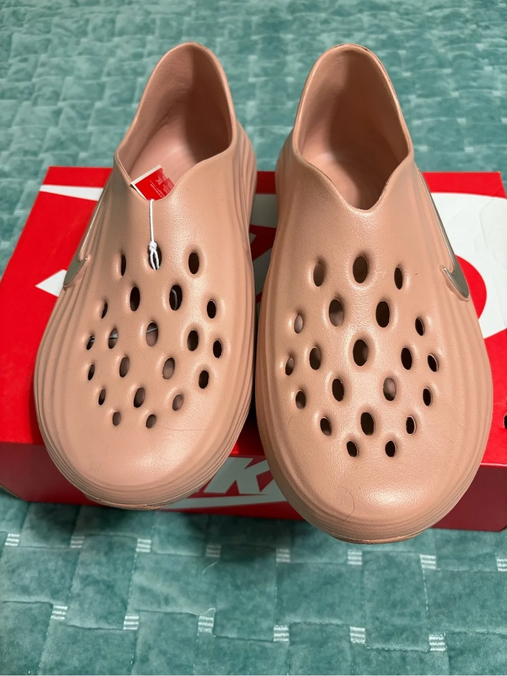 Nike ReactX Rejuven8 Women’s Rose Gold Slides Shoes Size 11 HV5062-602